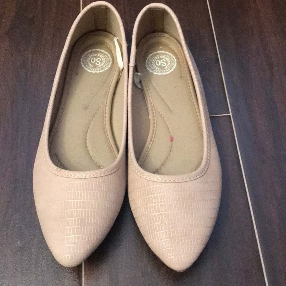 Brand new blush flats